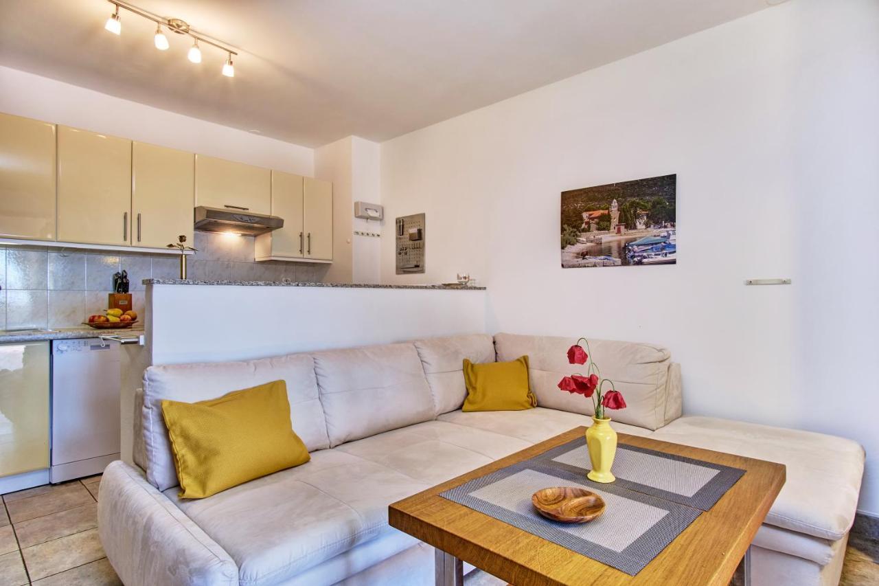 Apartment Mateo Miholascica Экстерьер фото