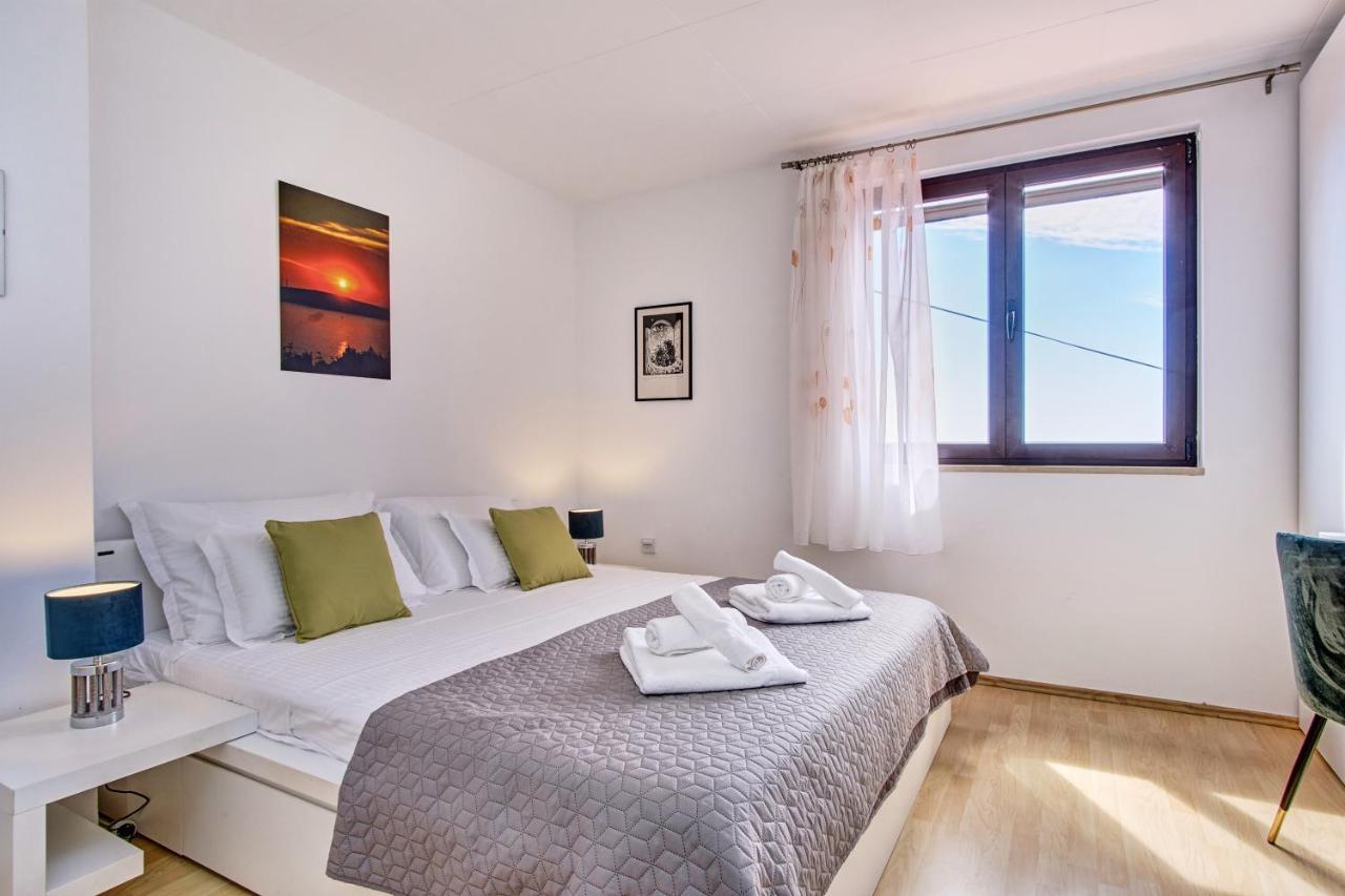 Apartment Mateo Miholascica Экстерьер фото